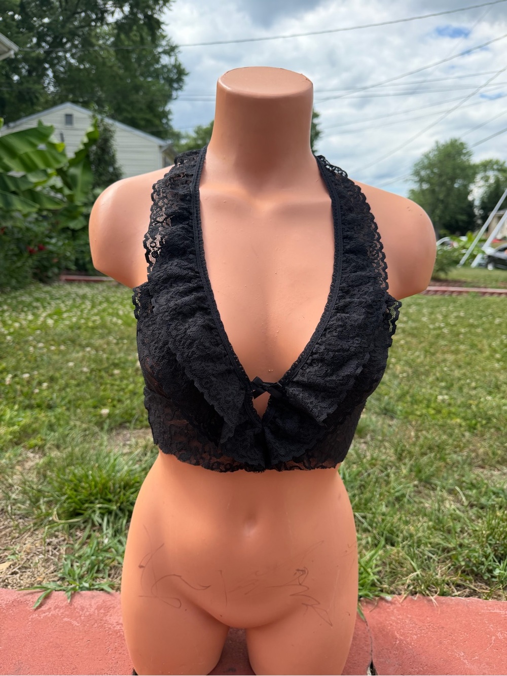Victoria's Secret Black Lace Halter Bralette size S